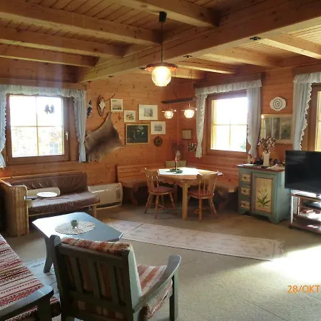 Almhaus * هوتشريندل