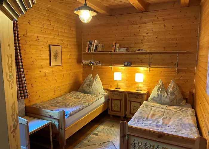 Almhaus هوتشريندل